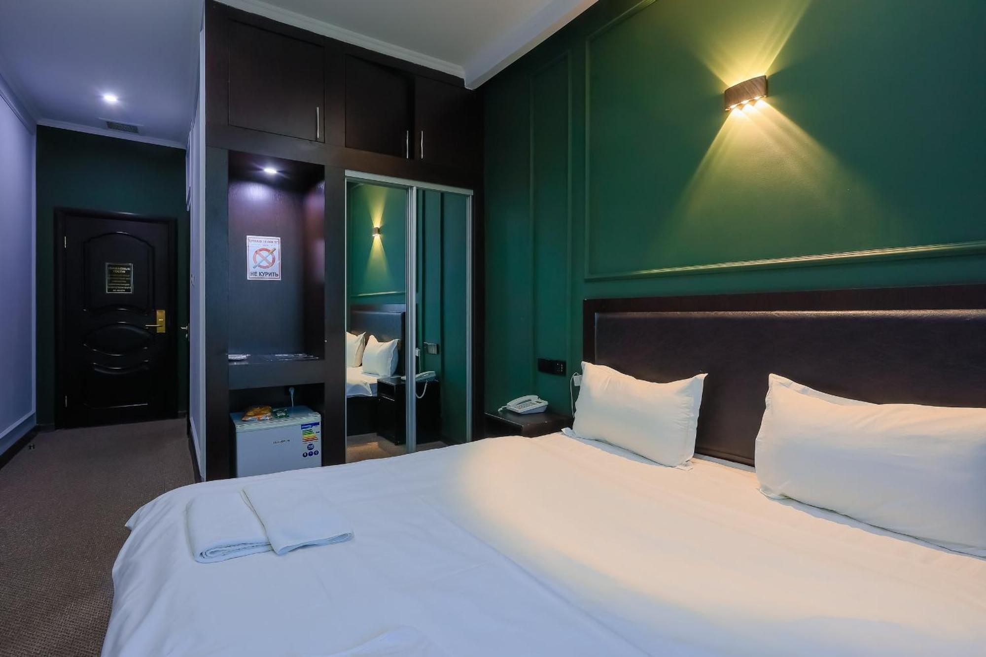 Hotel Vivaldis Αλμάτι Εξωτερικό φωτογραφία